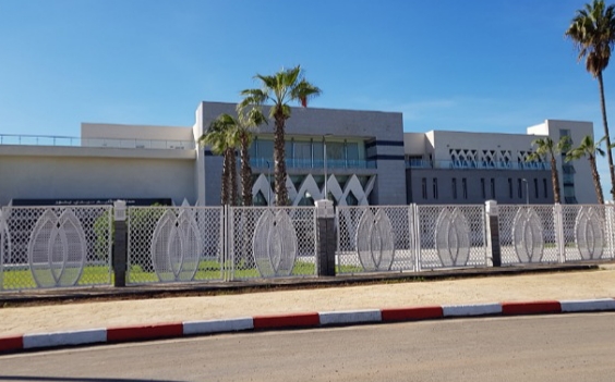 مواطن يتهم 'شيخ ومقدم' بالتستر على بناء عشوائي أضر به.. وعامل سيدي بنور مطالب بالتدخل