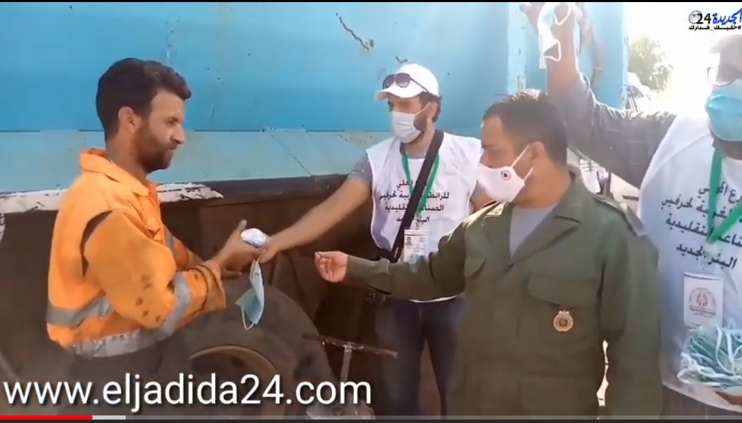 الرابطة المغربية لحرف الصناعة التقليدية تنظم حملة تحسيسية ضد مخاطر كوفيد بمدينة البئر الجديد