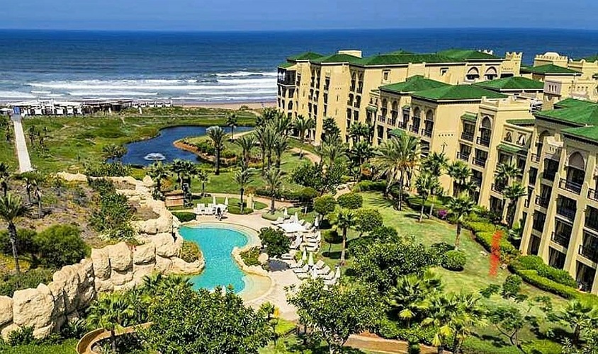 منتجع مازغان ينفي إغلاق أبوابه أمام الحركة السياحية ويؤكد التزامه القانوني الكامل مع مستخدميه