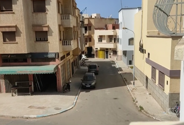 سكان تجزئة النعيم بحي السلام بالجديدة يطالبون برفع الضرر من  احد الورشات