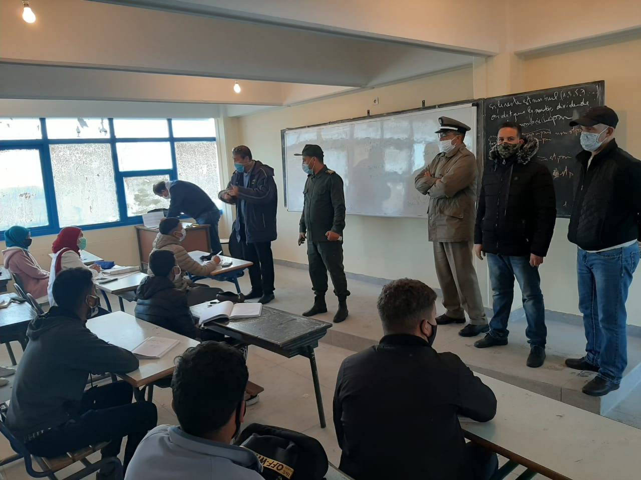 حملة تحسيسية في صفوف تلاميذ ثانوية بئرانزران التأهيلية بالجديدة حول وباء كورونا