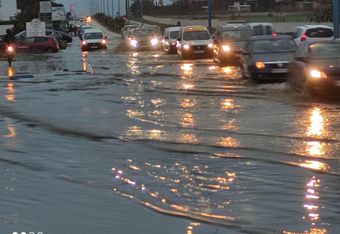 الأمطار تعري البنية التحتية لللجديدة والسلطات تتدخل لإنقاذ الموقف بالاحياء المتضررة