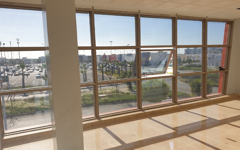 مكاتب فاخرة للكراء المهني في موقع استراتيجي بالجديدة وبأثمنة مناسبة