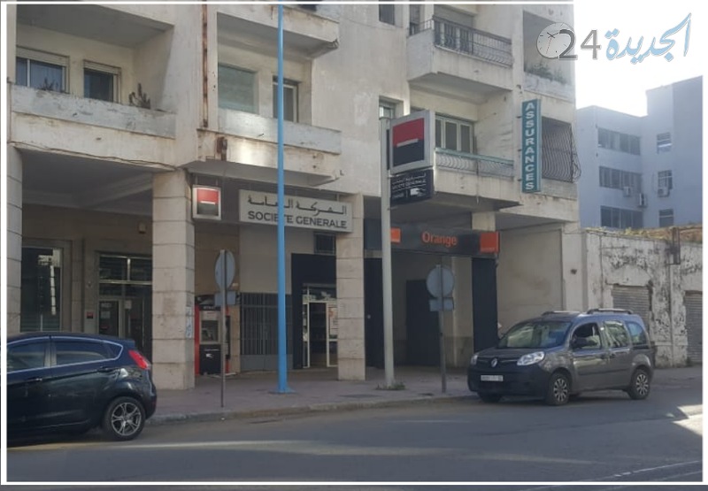 مصالح الأمن تحقق مع شاب مختل عقليا خرب الشباك الآلي لوكالة بنكية بالجديدة