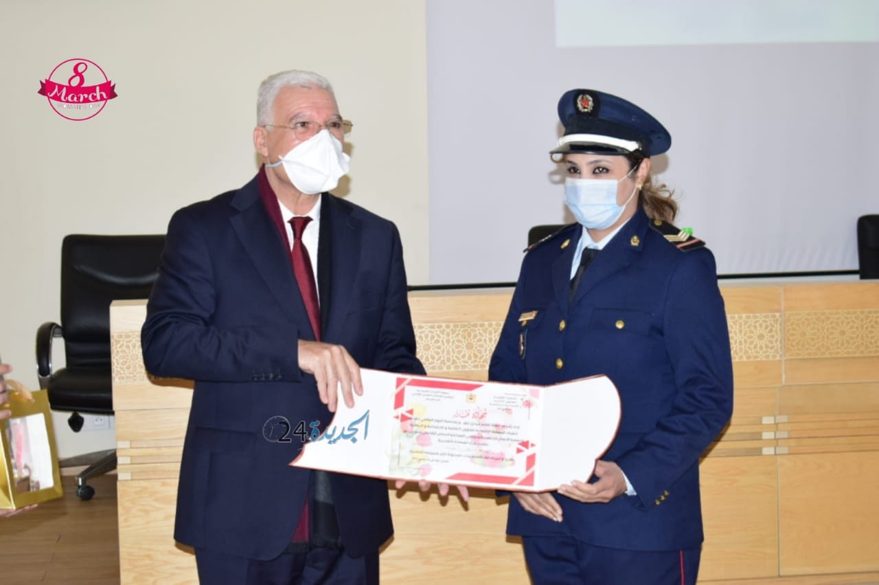 بالصور.. عمالة إقليم سيدي بنور تحتفي بالنساء الموظفات بمختلف المصالح والادارات