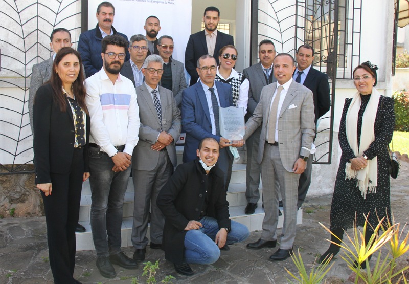 شاهد.. فرع CGEM بالجديدة وسيدي بنور يُكرم المدير الإقليمي للضرائب بالجديدة