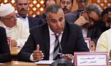 المستشار يوسف بايزيد يتهم رئيس المجلس الإقليمي بإقصاء جماعات من برامج التنمية باقليم الجديدة والتستر على عضو فاقد للأهلية
