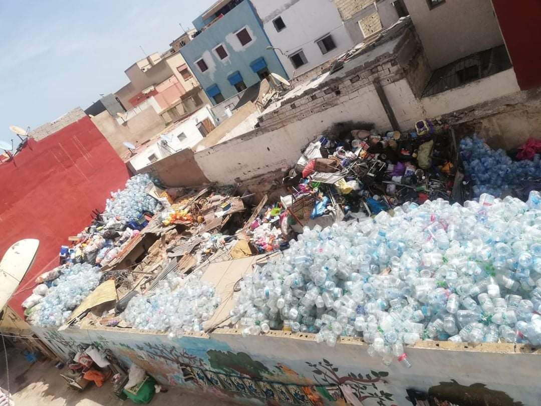 السلطات تتدخل لوضع حد لتخزين المتلاشيات بمستودعين قرب حي نرجس بالجديدة