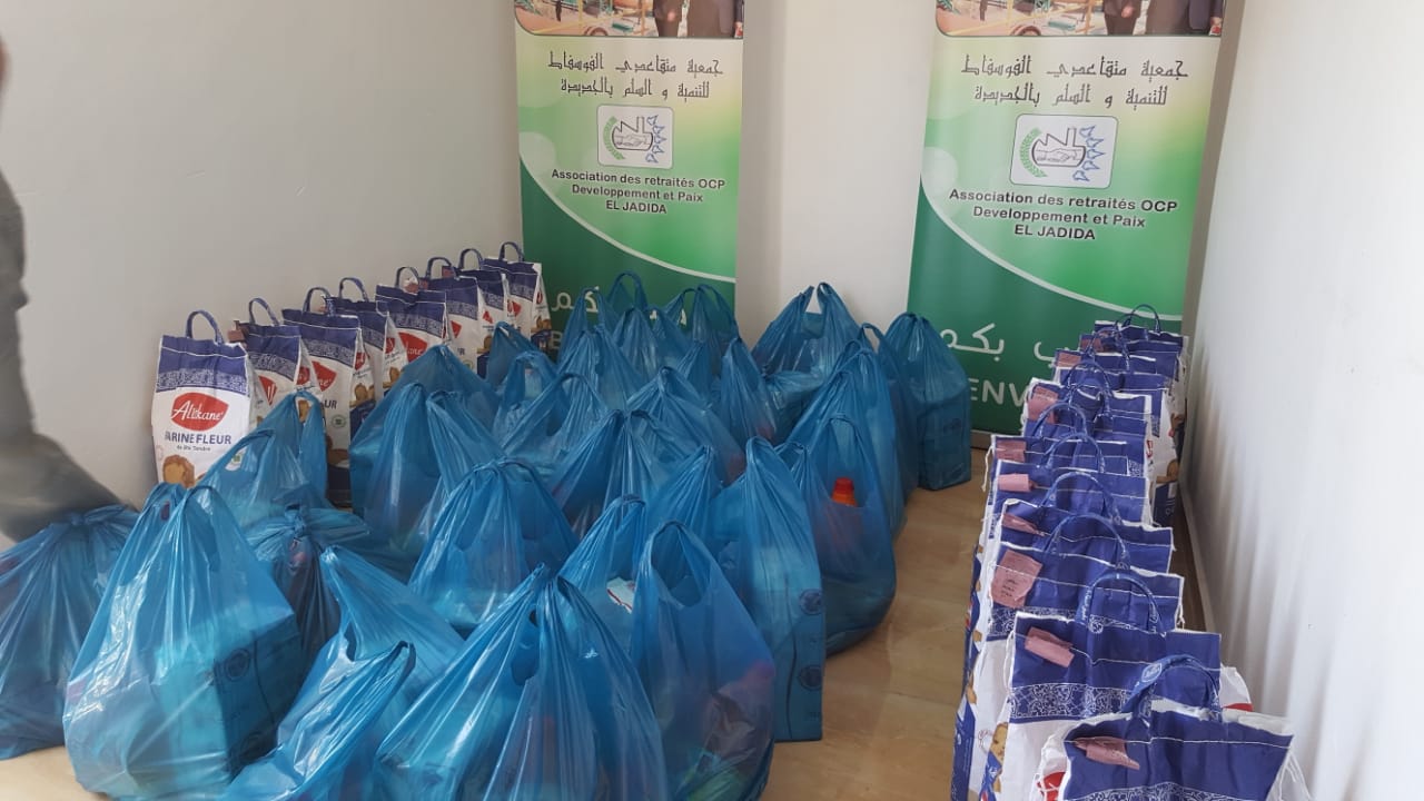 قفة رمضان...“جمعية متقاعدي الفوسفاط للتنمية والسلم بالجديدة ” تدخل الفرحة لقلوب المحتاجين