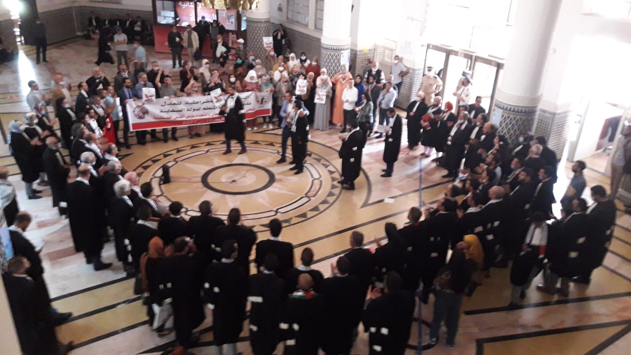 هيئة المحامين بالجديدة تنظم وقفة للتنديد بالجرائم الصهيونية ضد الشعب الفلسطيني