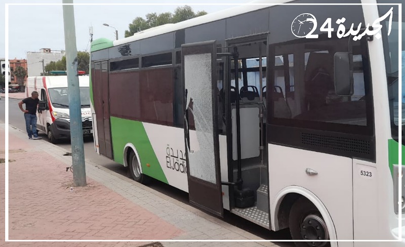 شبان ''مقرقبون'' يهاجمون حافلة للنقل الحضري بوسط الجديدة بواسطة السيوف والاسلحة البيضاء