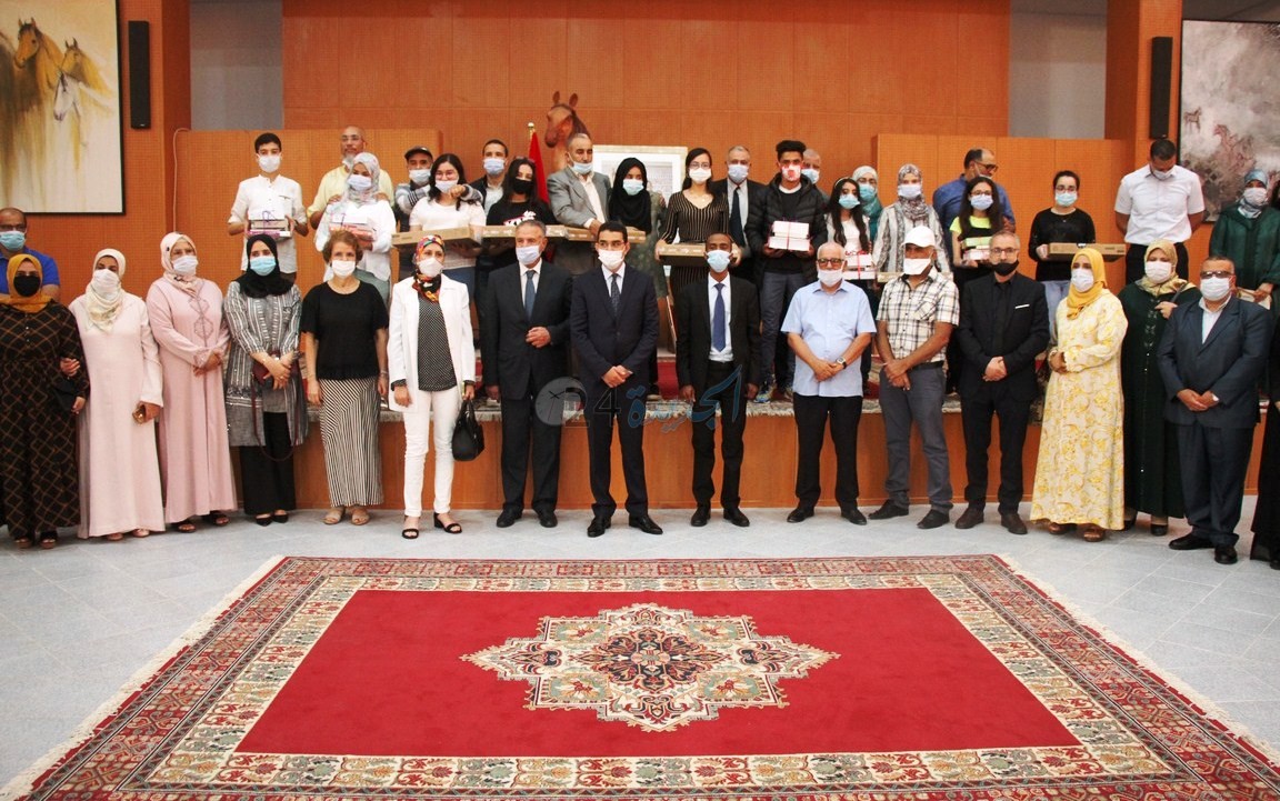 بالصور.. عمالة الجديدة تحتفي بالتلاميذ المتفوقين دراسيا بالاقليم