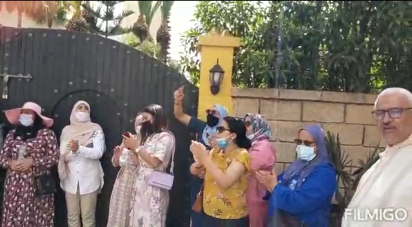 شغيلة فندق ''آرت سويت'' بالجديدة تحتج على إغلاق الفندق وعدم أداء مستحقات العمال