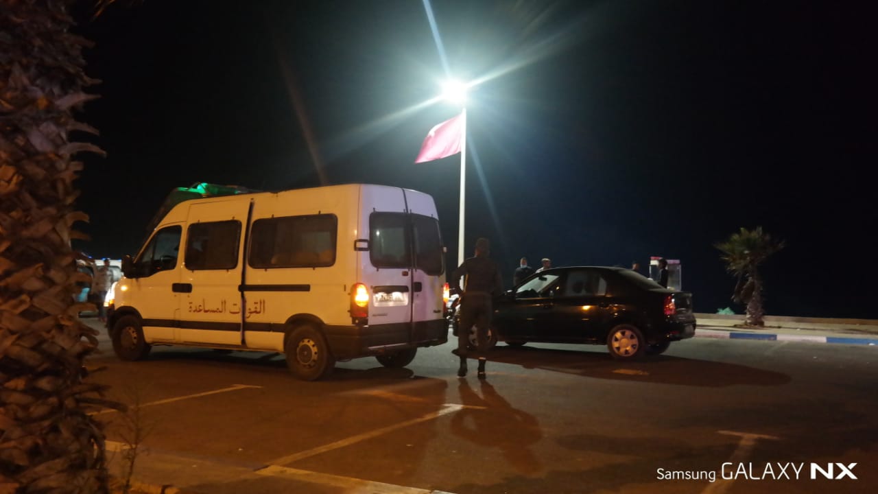 السلطات تداهم مقاهي للشيشة بمنتجع سيدي بوزيد بعد تحديها لقرار الإغلاق الليلي