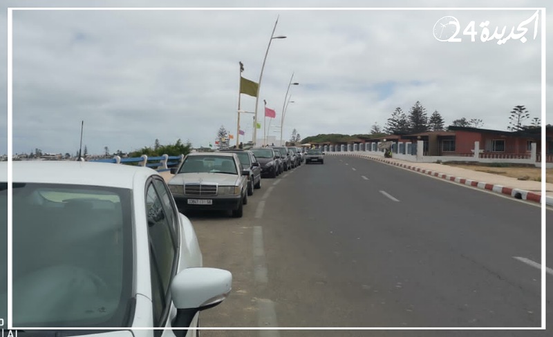 حراس السيارات بكورنيش شاطىء سيدي بوزيد يثيرون استياء وتذمر المصطافين