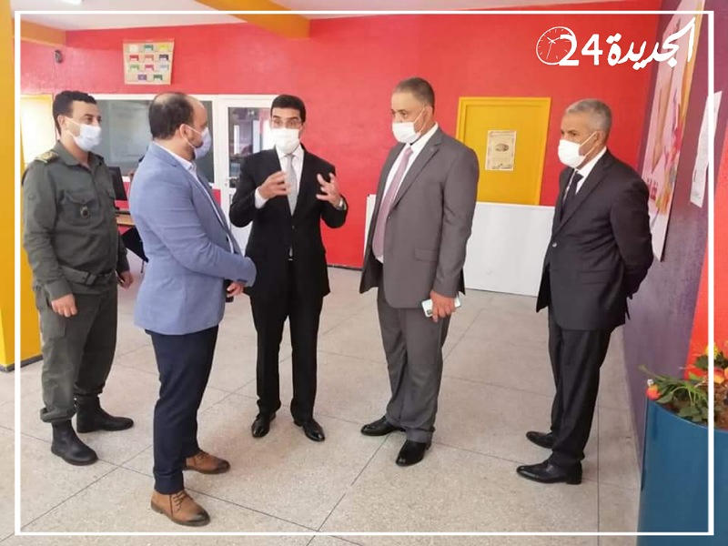 بالصور.. عامل اقليم الجديدة والمدير الاقليمي للتعليم يشرفان على اعطاء انطلاق حملة تلقيح التلاميذ