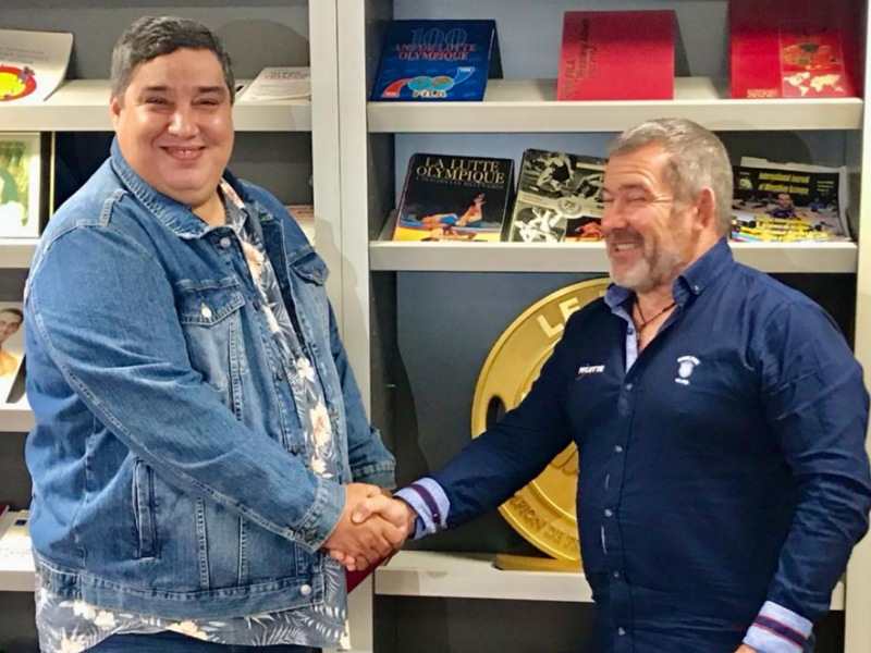 رئيس الاتحاد الفرنسي للمصارعة يلتقي بباريس رئيس الاتحاد الإفريقي للمصارعة فؤاد مسكوت