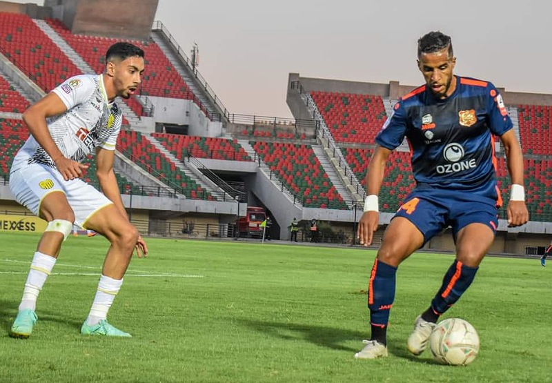 الدفاع الحسني الجديدي يحصد أول هزيمة له في البطولة خارج الميدان بثلاثية نظيفه