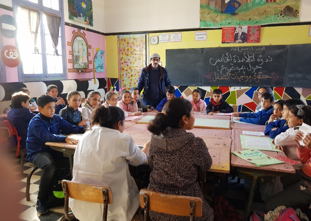 نادي التربية على المواطنة بمدرسة ابن حمديس بآزمور في ندوة من تنشيط تلامذته