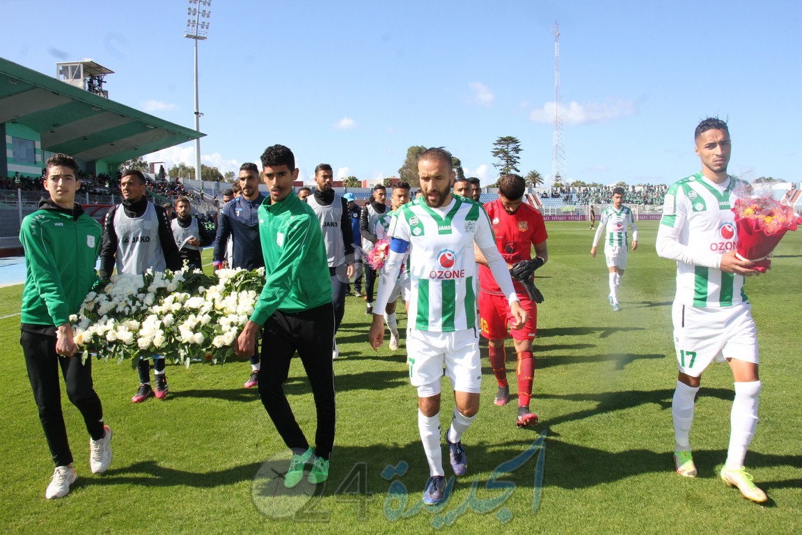 بالصور ... بن شيخة غير راض عن أداء فريقه خلال المواجهة التي جمعته بأولمبيك خريبݣة