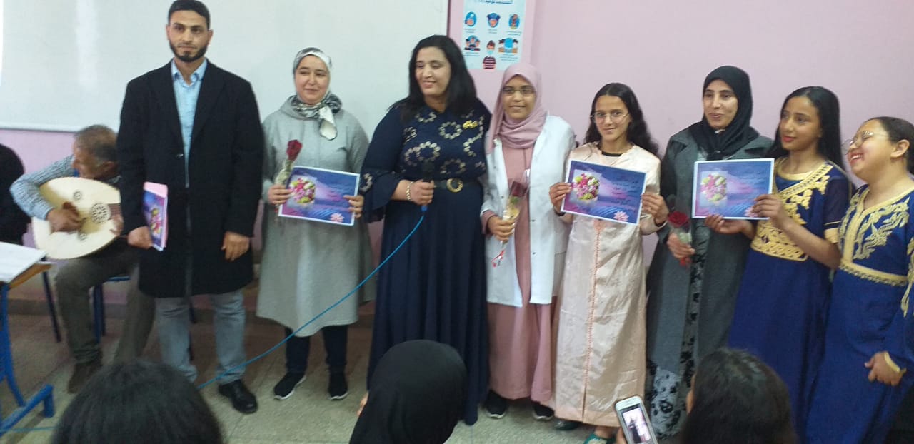الجديدة :إعدادية عبد الكريم الخطابي تحتفي بالمرأة في يومها العالمي