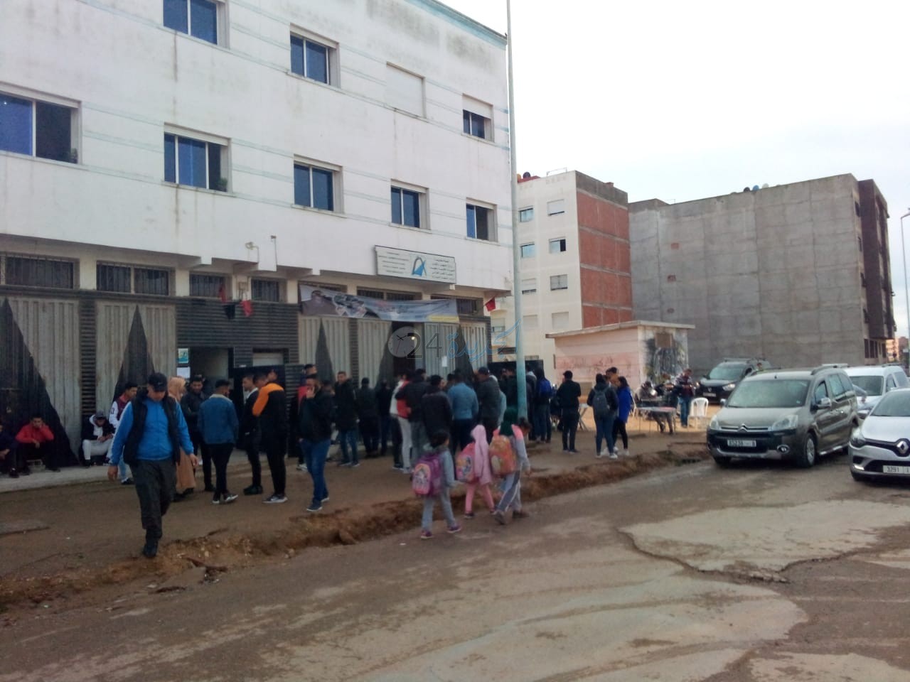 استمرار معاناة المواطنين بمركز تسجيل السيارات بمدينة الجديدة