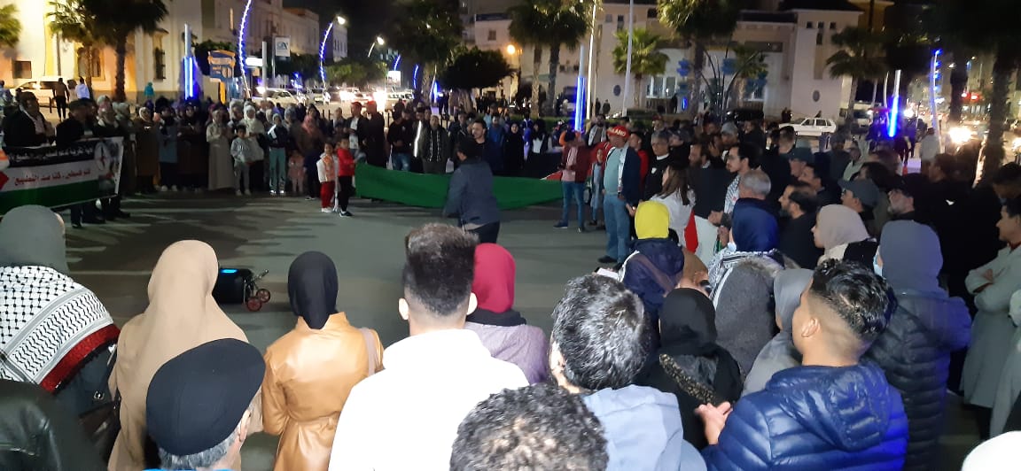 في ذكرى يوم الأرض.. مواطنون بالجديدة ينظمون وقفة تضامنية مع الفلسطنيين ويدعون لإسقاط التطبيع