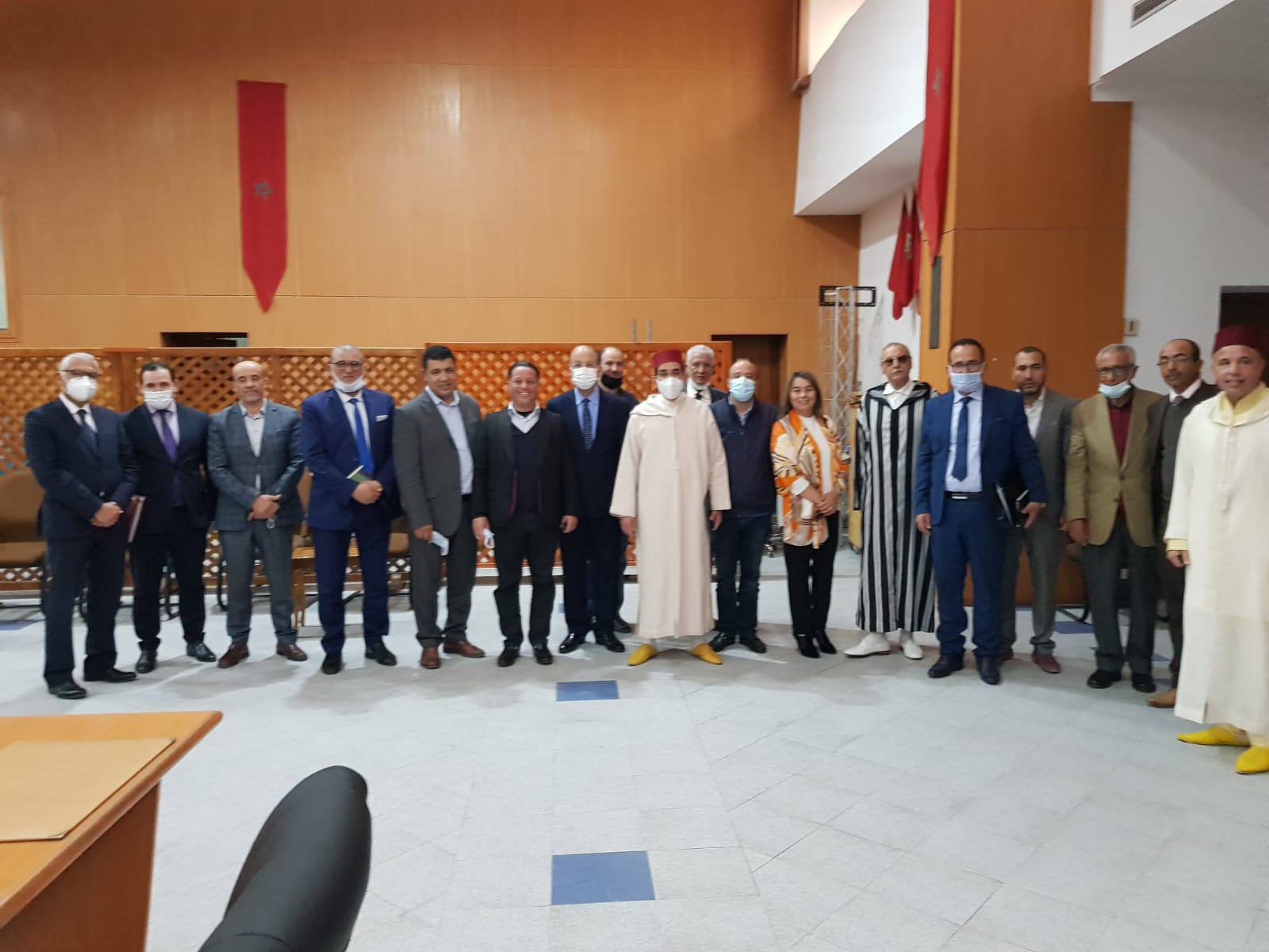 عامل الاقليم يعقد لقاء تواصليا مع ممثلي الجمعيات المهنية بالجديدة