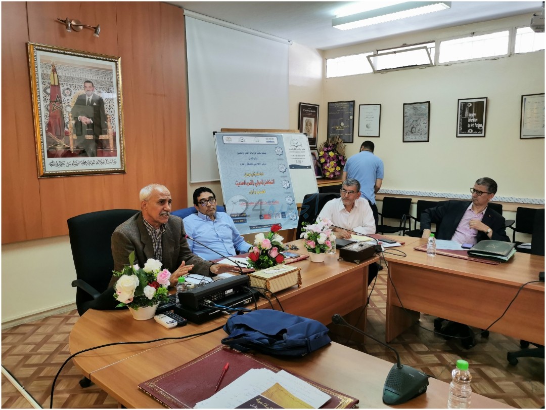 بالصور.. باحثون يحاضرون في موضوع التكامل المعرفي بكلية الآداب بالجديدة