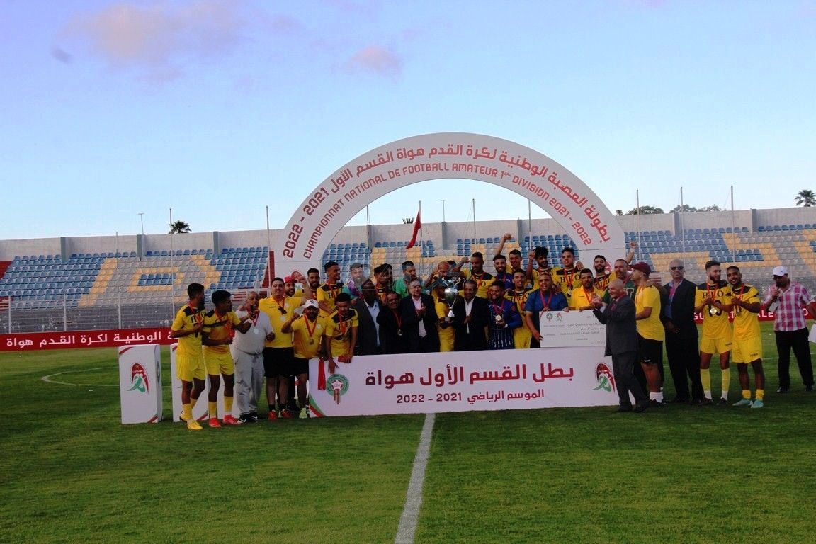 بالصور ...حسنية لزاري وجدة يتوج بطلا لبطولة القسم الأول هواة 2021/2022