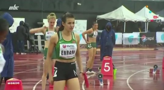 عداءة نهضة الزمامرة نورة النادي تهدي المنتخب المغربي ميدالية برونزية في بطولة إفريقيا لألعاب القوى