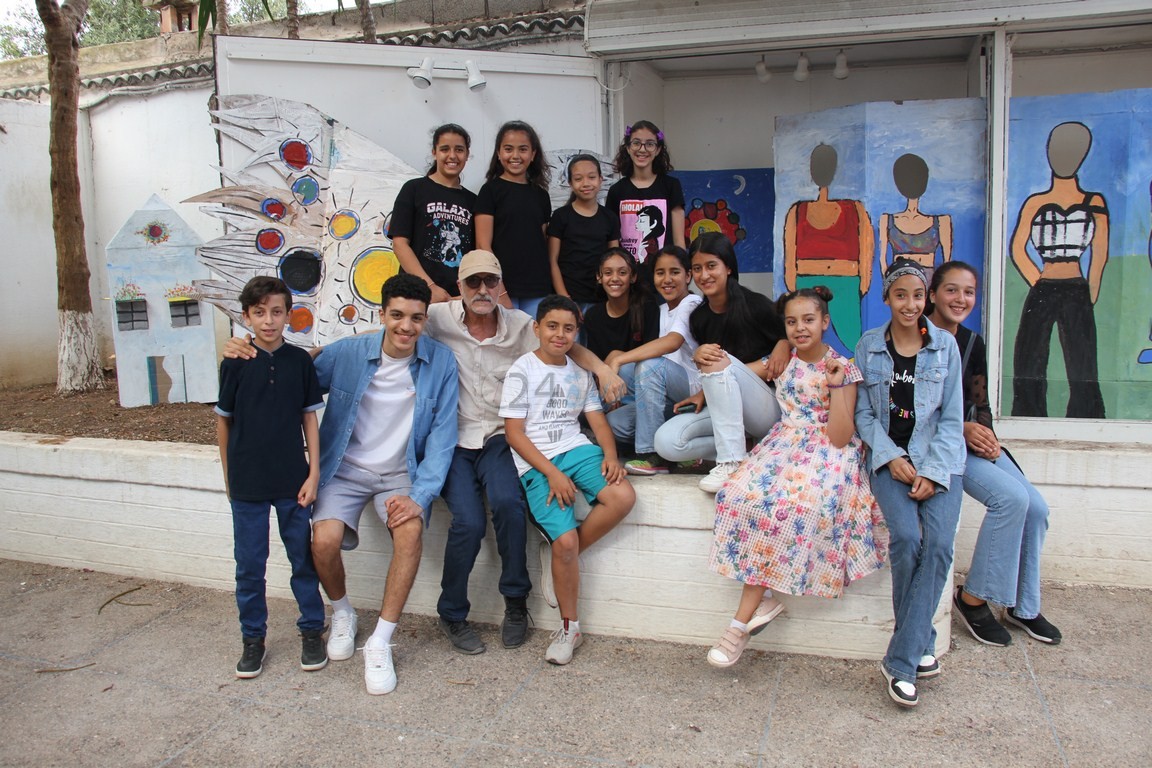 تلاميد مؤسسة أم الربيع الخاصة بالجديدة يبدعون في انجاز لوحات تشكيلية .