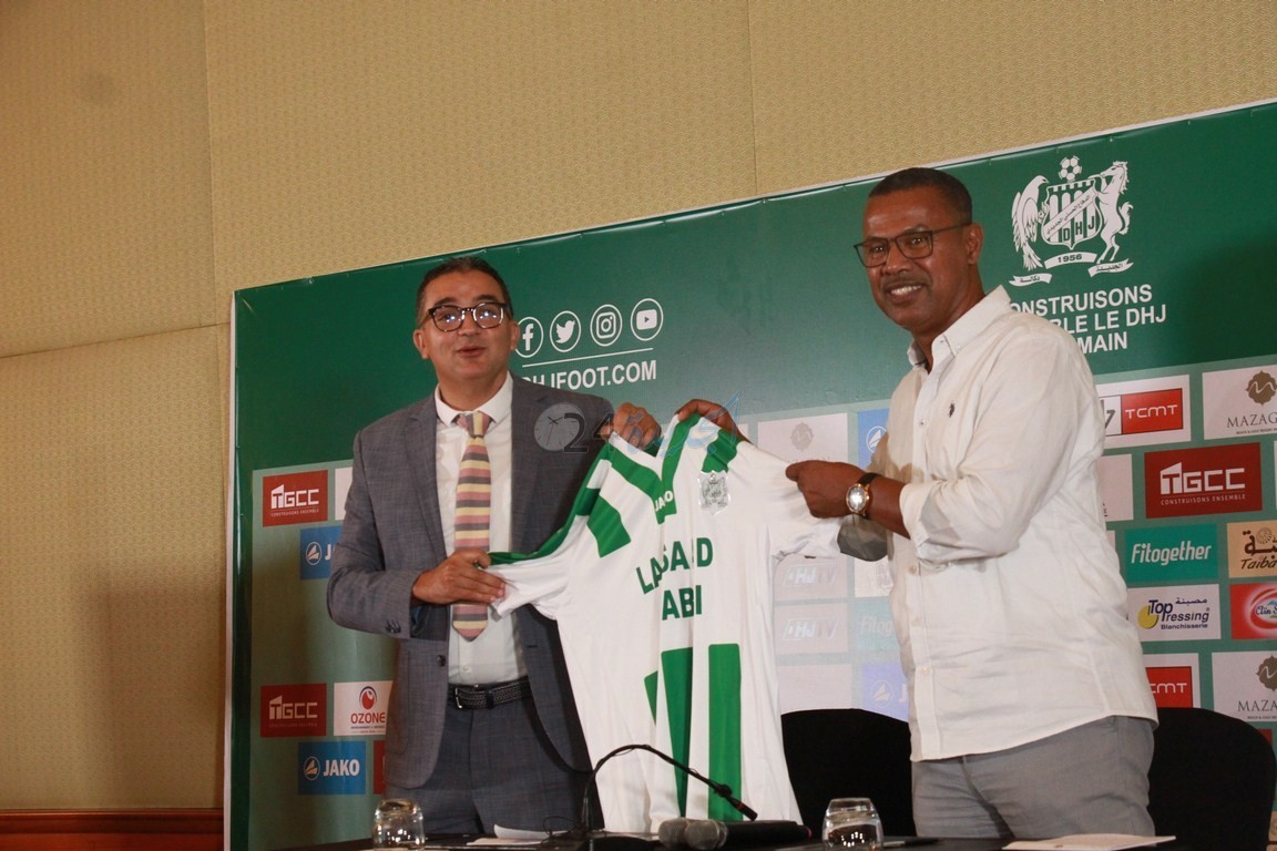 بالصور ... الدفاع الحسني الجديدي يقدم مدربه الجديد لسعد جردة ألشابي