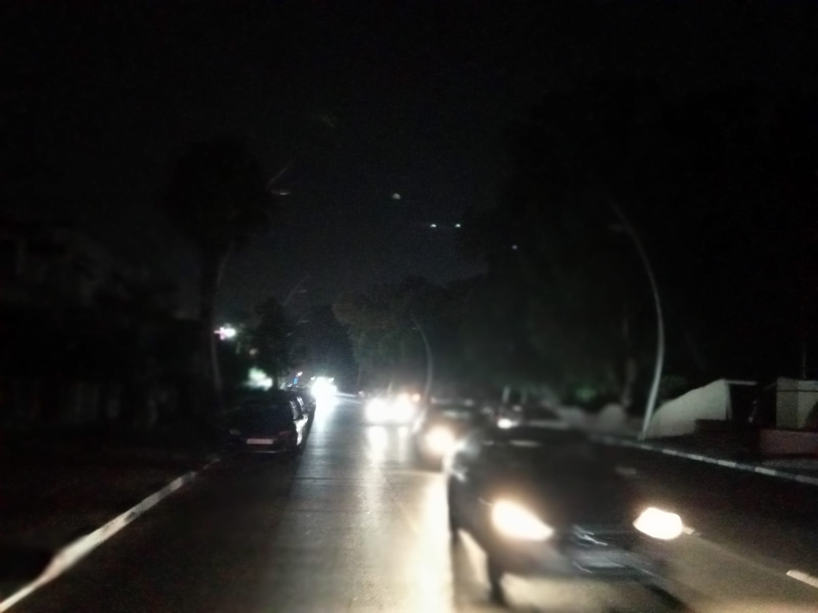 الظلام الدامس يستقبل زوار  سيدي بوزيد في أكبر شوارع المنتجع