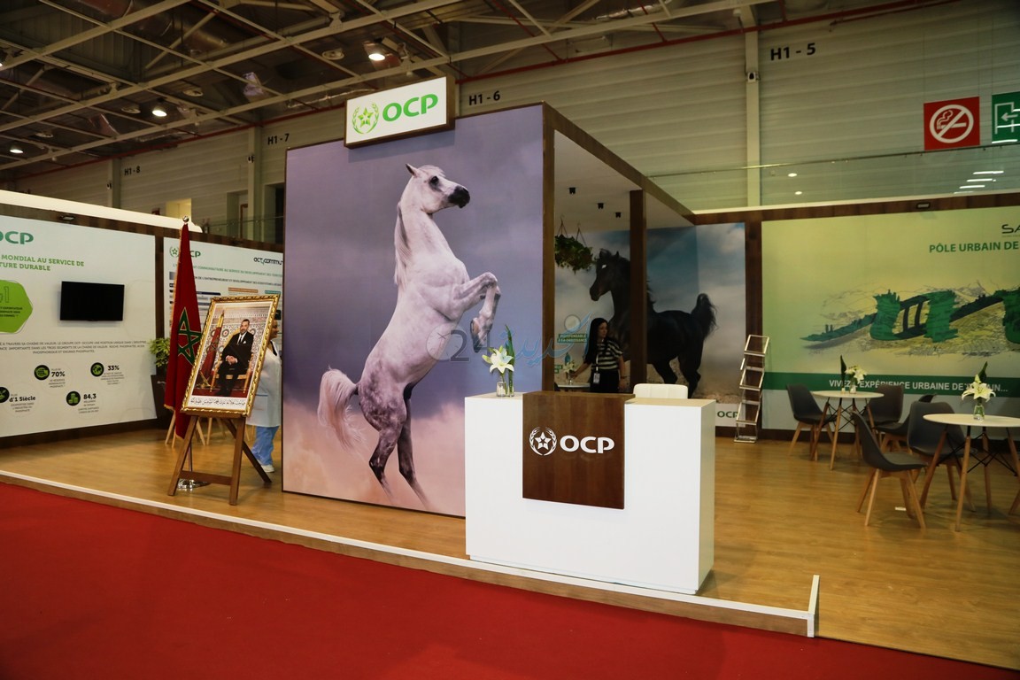 زيارة وفد من الصحافة المحلية لرواق المجمع الشريف للفوسفاط  بمعرض الفرس بالجديدة