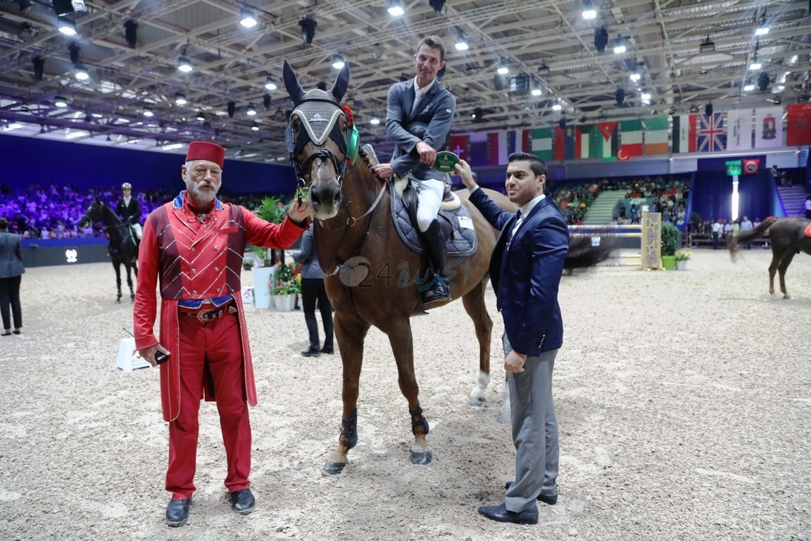 اليان بومان يفوز بجائزة المجمع الشريف للفوسفاط  للقفز على الحواجز برسم المسابقة 12 المقامة بمعرض الفرس .