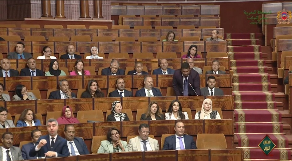 البرلماني محمد لمخنتر يسائل الحكومة حول استفادة سكان العالم القروي من الحق في السكن