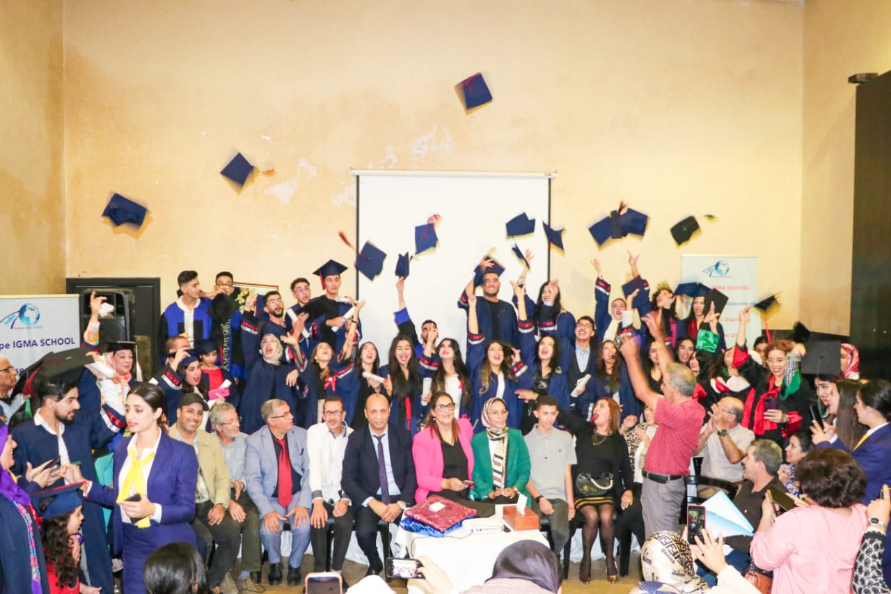 بالصور.. مجموعة '' إكما سكول' بالجديدة' تحتفي بالفوج 25 من الخريجين