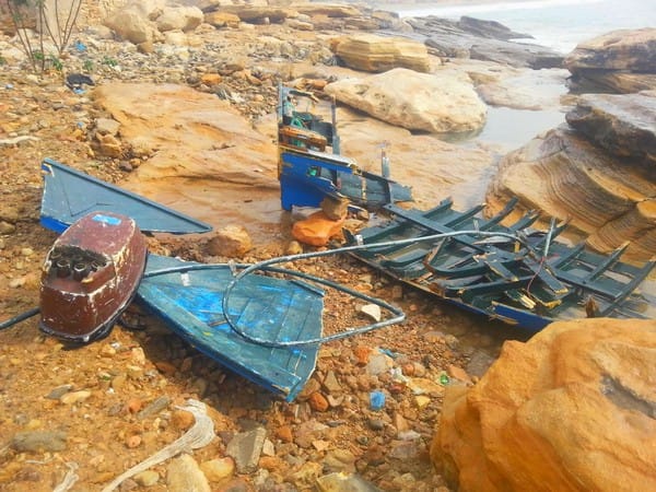 فقدان عدد من البحارة في انقلاب قارب للصيد  بالساحل البحري لإقليم الجديدة