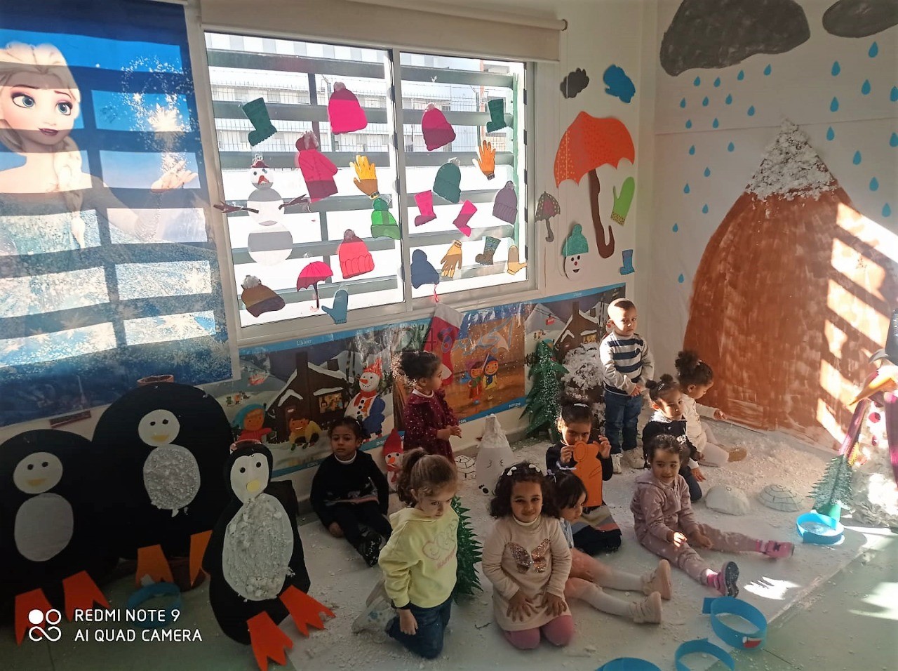 مؤسسة التدبير المفوض لمجموعة مدارس الإقامة بالجديدة تنظم أنشطة ترفيهية للأطفال  بمشاركة الأمهات