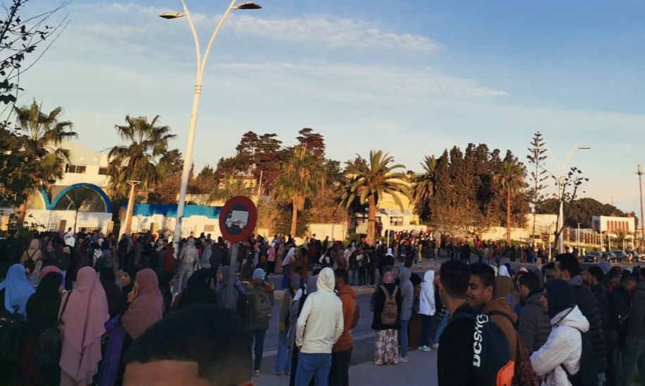 مئات الطلاب الجامعيين يقاطعون الامتحانات بكلية العلوم بالجديدة