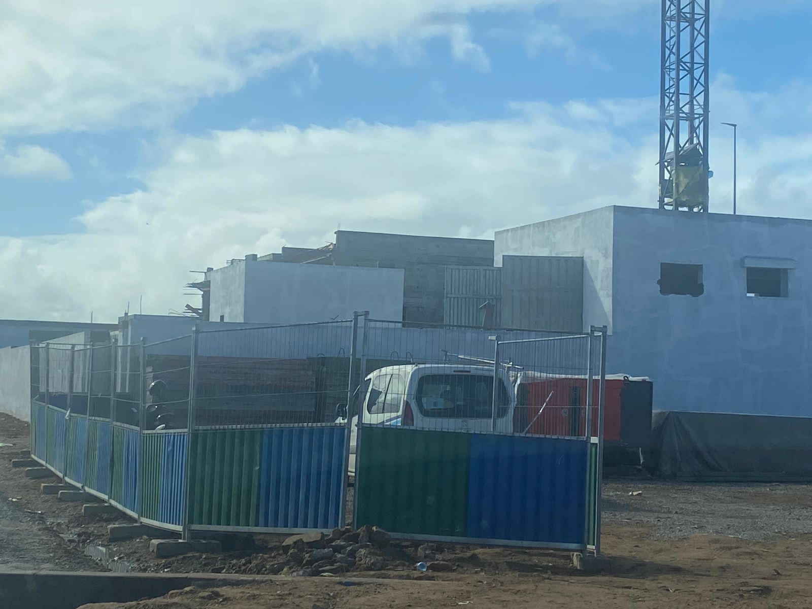 جدل يرافق بناء محطة لضخ المياه العادمة بشارع المسيرة بوسط الجديدة