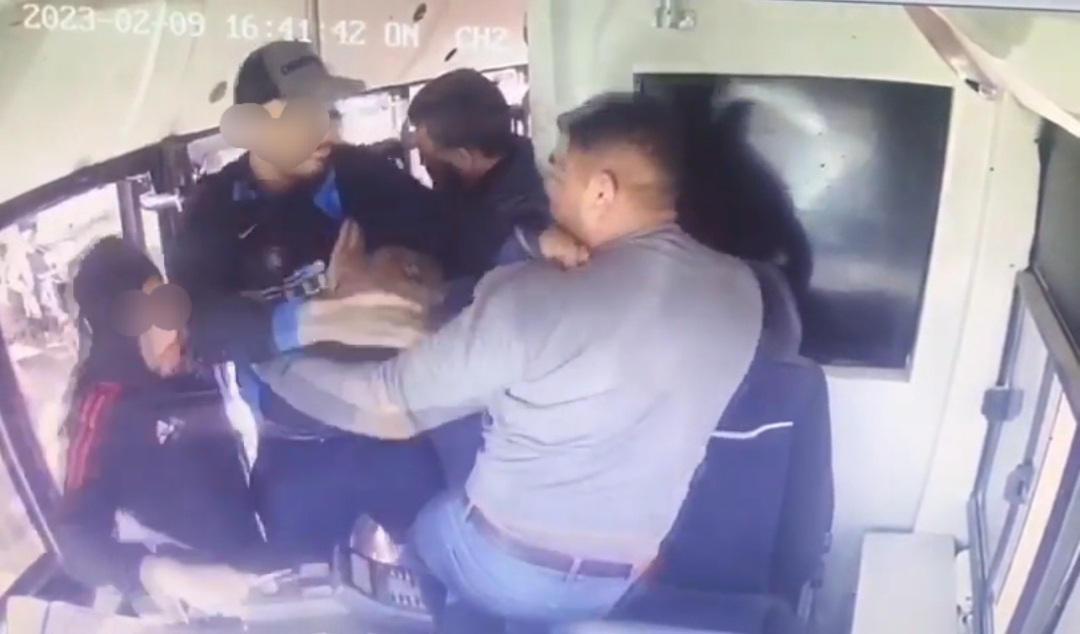 استياء من تأخر المصالح الأمنية في توقيف عصاية هاجمت بالسلاح الأبيض حافلة للنقل الحضري بالجديدة