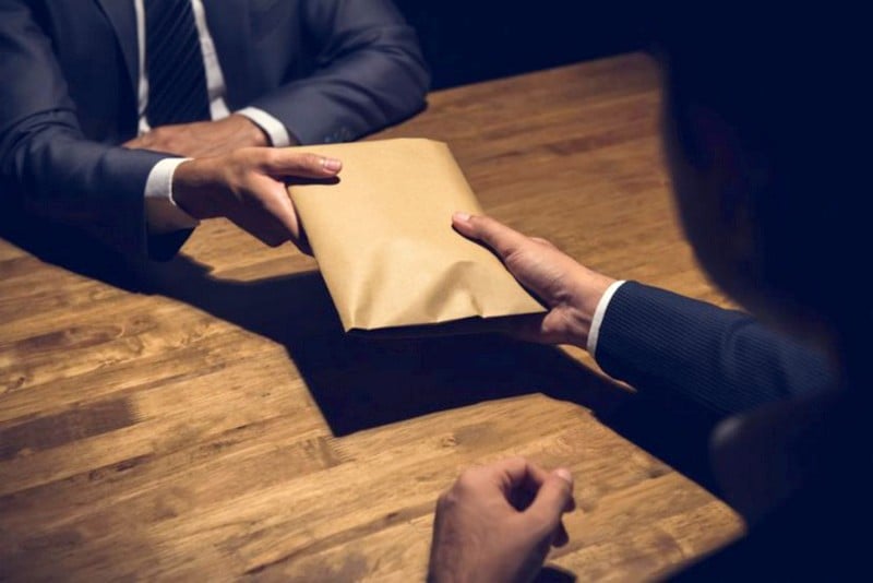 رشوة بقيمة 7 ملايين سنتيم تطيح برئيس جماعة بسيدي بنور