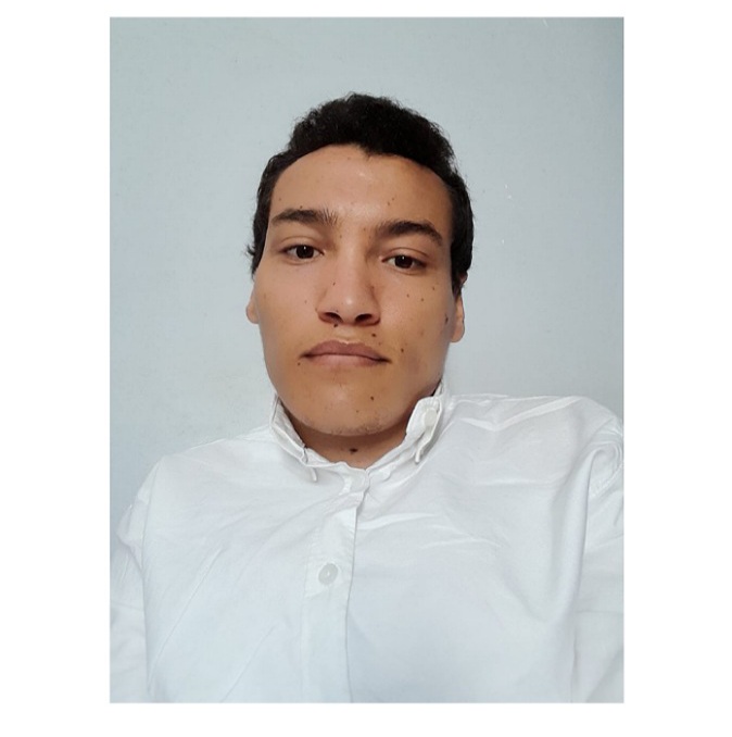 صرخة تلميذ من ذوي الاحتياجات الخاصة...حاز شهادة البكالوريا حرا بميزة حسن وينشد المساعدة لدراسة القانون