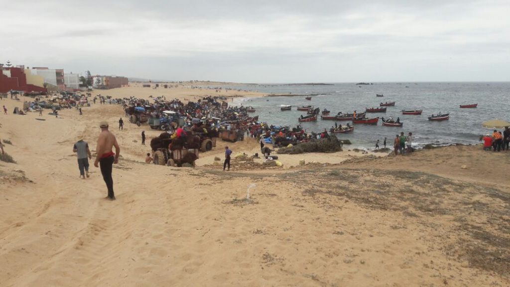 وفاة أحد الغطاسين الشباب أثناء جني الطحالب البحرية بساحل مولاي عبد الله