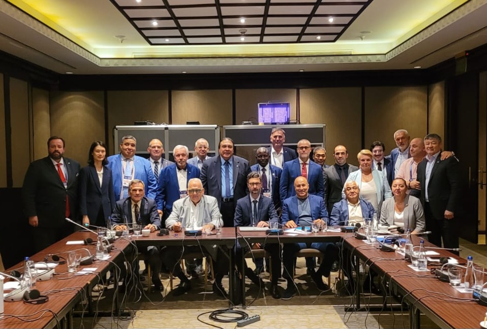 الاتحاد الدولي وجامعة المصارعة يبرمان اتفاقية للتكفل ب30 يتيما من ضحايا الزلزال بالمركز الدولي للمصارعة بالجديدة