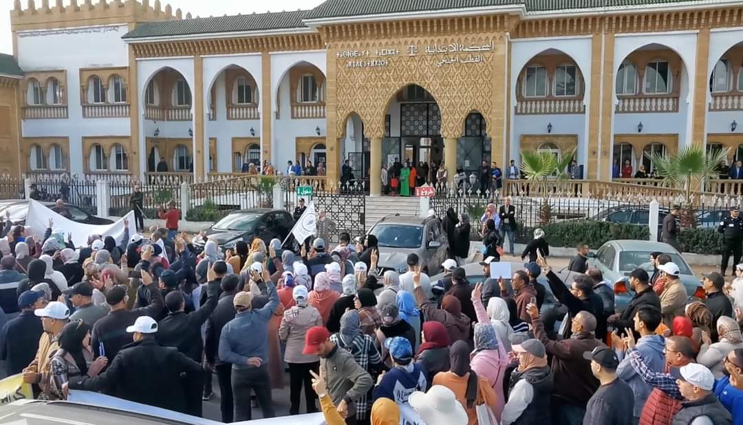 في مسيرة حاشدة بالجديدة.. الأساتذة يطالبون بسحب النظام الأساسي الجديد ويرفضون قرار التجميد