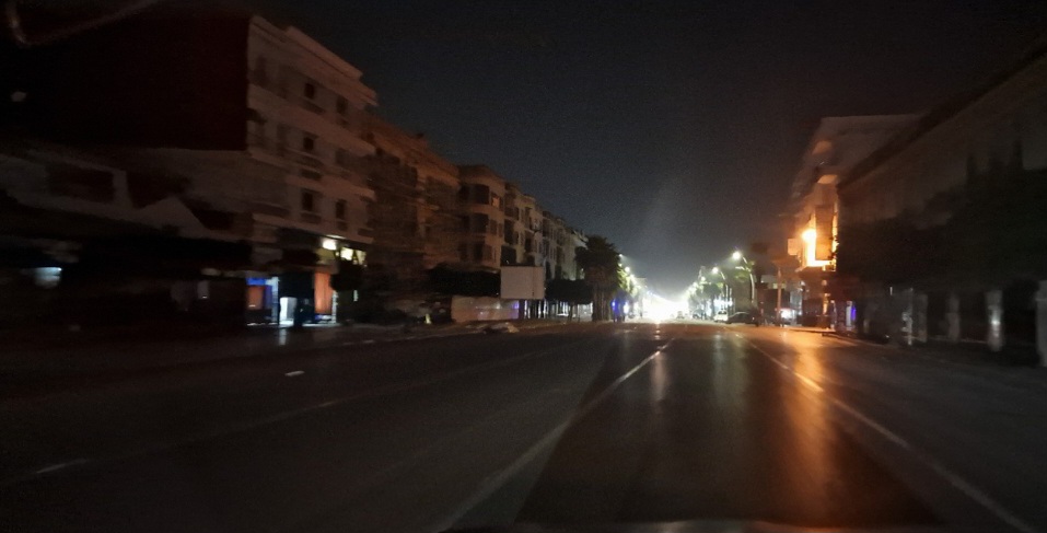 ظلام دامس يخيم على ساحة الحنصالي بالجديدة أمام تلكؤ الجهات المسؤولة