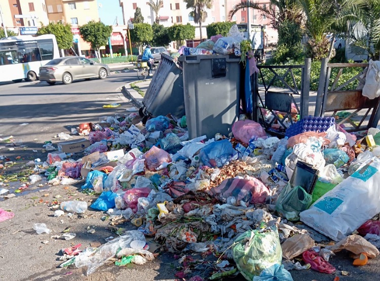 فيدرالية جمعيات الاحياء السكنية بالجديدة تستغرب استمرار التدهور البيئي وتدعو للتنسيق للرد على وضعية النظافة بالمدينة